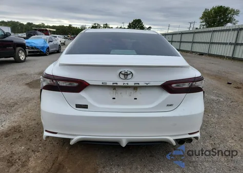 2018 Toyota Camry L из США, поврежденный, VIN 4T1B11HK2JU066251